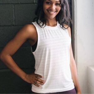 Zyia Active Sleeveless White Mesh Tank | Women’s Athletic Top Small